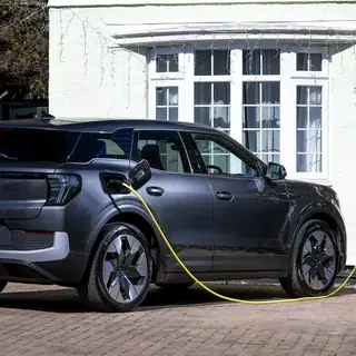 As EV sales, oil costs and wildfires spike, UK gov't considers.. fewer EVs? (update) thumbnail